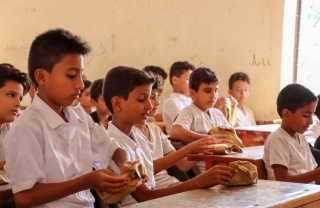 Children in Yemen during the learning day